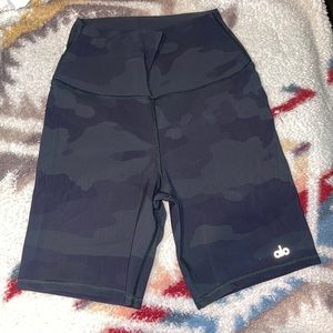 Alo 7" Airbrush Biker Short